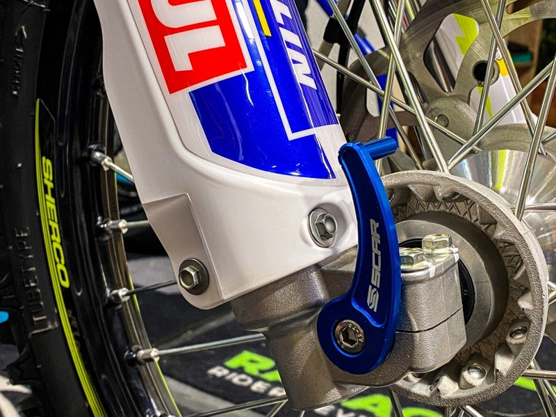 SCAR Front Axle Pull Blue