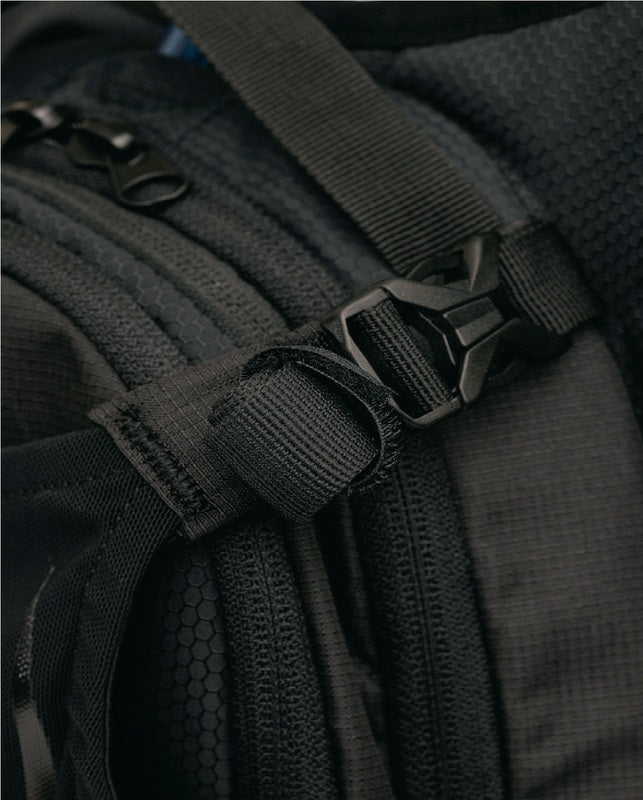 OGIO Atlas Hydration Safari 2L