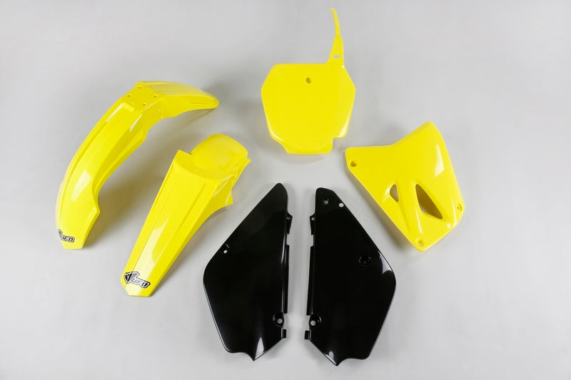 UFO Restyled plastic kit OEM kleur