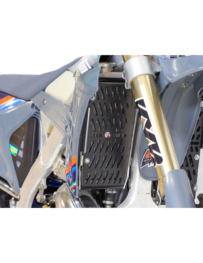 AXP Hard Enduro Radiatorbeschermers – HDPE 8 mm – Zwart