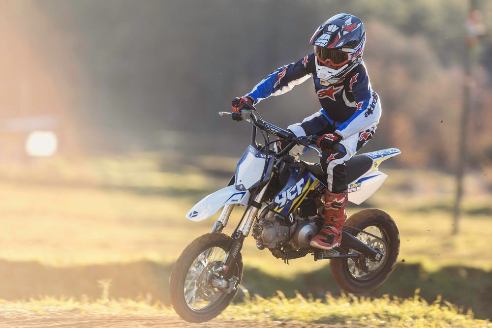 YCF START 125S BLAUW GEEL